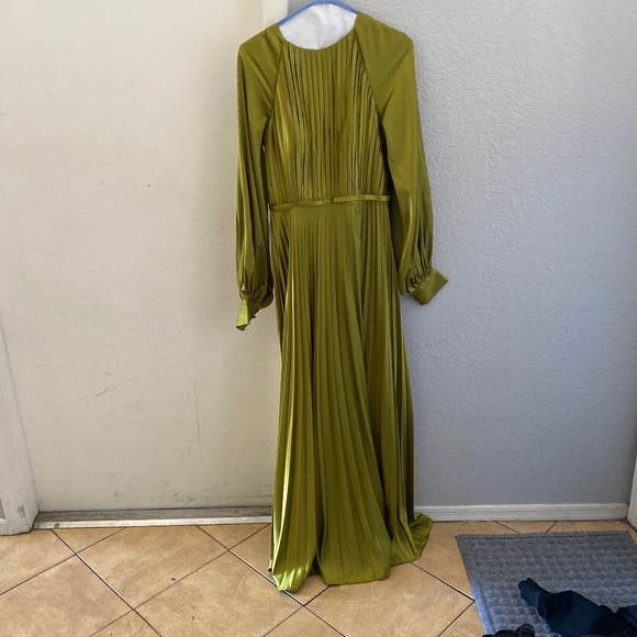 Mac Duggal dress - Picture 2 of 6